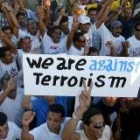 Cientos de trabajadores del hotel Ghazala Gardens se manifestaron ayer en contra del terrorismo