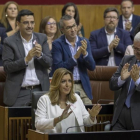 Susana Díaz, aplaudida por los diputados del PSOE en el Parlamento andaluz.