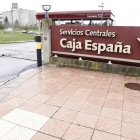 Sede central de la antigua Caja España, en el alto del Portillo.