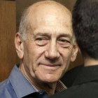 Olmert espera el inicio de una sesión del juicio, el pasado 31 de marzo.