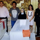 Los restos del rey y sus cuatro mujeres están ya en los nuevos sepulcros. DL