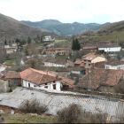 Muchas viviendas de los vecinos de Valdecastillo continúan con las humedades.