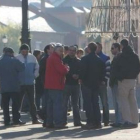 Trabajadores de Coiper, concentrados ayer en Ponferrada.