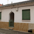 La vivienda presuntamente usurpada a sus propietarios, en la calle Las Delicias del barrio ponferradino de Cuatrovientos. L. DE LA MATA