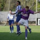 Deportiva B y La Bañeza juegan un partido de rivalidad.