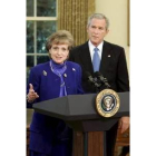 Bush junto a Harriet Miers, en  el despacho oval de la Casa Blanca