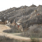 San Adrián del Valle encierra entre sus lindes un paisaje que hace de la zona un lugar perfecto para perderse entre huertos, viñas, campos de cereal y montes.