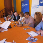 El candidato popular, junto a su equipo, desgranó ayer su programa electoral.