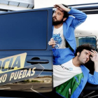 Miguel Martín y Raúl Gómez en la furgoneta de 'Negocia como puedas'.