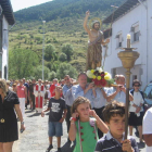 Un instante de la procesión de san Juan Degollado por las calles del pueblo.