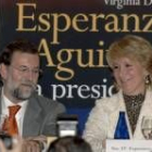 Rajoy y Esperanza Aguirre en la presención del libro de la presidenta de la comunidad de Madrid