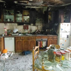 Imagen de los Bomberos de cómo quedó la cocina afectada. DL