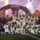 El Real Madrid dio un baño de realidad al FC Barcelona en la final de la Supercopa de España y levanta su primer título de la presente temporada. JUAN CARLOS CÁRDENAS