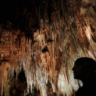Casi 2.300 grupos de visitantes conocieron a lo largo de la última temporada la cueva. J F. SALVADORES