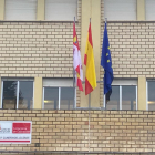 Banderas en el colegio Gumersindo de Azcárate. DL