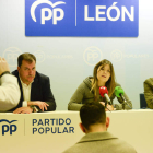Antonio Mendoza, Beatriz Coelho y Ricardo Gavilanes, en la rueda de prensa. MARÍA FUENTES