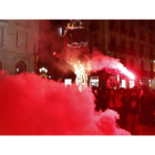 Imagen de una de las manifestaciones violentas que acabaron con policías heridos por los CDR. ANDREU DALMAU
