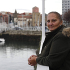 Adela Gabarri, en la playa de Gijón en una foto realizada el 11 de diciembre de 2023. MARCOS LEÓN/LA NUEVA ESPAÑA