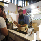 Bunker, en una de las ferias de productos de León. J. F. SALVADORES