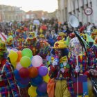 La explosión de color y diversión reventó las calles de la ciudad bañezana.