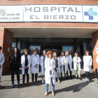 Concentracion delegados de Sanidad del Csif en el Hospital El Bierzo.
