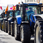 Las organizaciones agrarias Asaja, Ugal-Upa, Ucale-Coag y UCCL celebran una tractorada por las calles de León bajo el lema ‘Exigimos precios rentables y normas flexibles’.