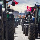 Las organizaciones agrarias Asaja, Ugal-Upa, Ucale-Coag y UCCL celebran una tractorada por las calles de León bajo el lema ‘Exigimos precios rentables y normas flexibles’.