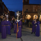 Santa María del Páramo celebra la misa y la procesión del Viernes de Dolores.