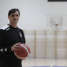 Luis Castillo, entrenador de la Cultural de baloncesto. FERNANDO OTERO