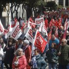 Alrededor de 2.000 personas han secundado esta mañana en León a la manifestación del 1 de mayo.