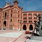 Imagen de archivo del exterior y entorno de la plaza de toros de Las Ventas, en Madrid. Efe/J.J. Guillén
