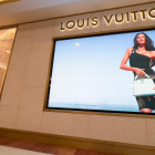 Imagen de archivo de una tienda de Louis Vuitton. EFE/Isaac Fontana