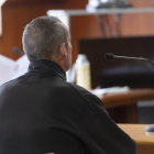 Imagen de archivo (05/04/2024) del juicio en la Audiencia de Cantabria al hombre al que se ha condenado este miércoles a 13 años de prisión por violar, golpear y amenazar con una pistola a una mujer. EFE/Pedro Puente Hoyos