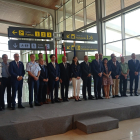 Autoridades presiden el acto del 25 aniversario del aeropuerto.