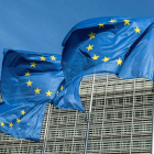 Tres banderas, en la sede de la Comisión Europea en Bruselas.