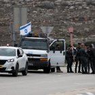 Guardias de seguridad israelíes vigilan la prisión militar de Ofer, cerca de Jerusalén, Israel, en una imagen de archivo. EFE/EPA/ATEF SAFADI