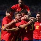 Los jugadores españoles celebran el 1-2 durante el partido de la fase de grupos de los Juegos Olímpicos que España y Uzbekistán disputan este miércoles en el Parque de los Príncipes de París.
