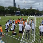 Jugadores del Real Madrid participan en un entrenamiento este lunes, en Chicago (EE.UU.). EFE/ Andrea Montolivo