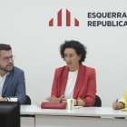 Imagen de la comisión permanente de ERC reunida el pasado día 15, presidida por la secretaria general del partido Marta Rovira (c), después de su retorno a Catalunya y acompañada por Pere Aragonés y Marta Vilalta (d) EFE/Marta Pérez.