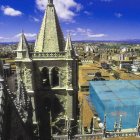 Cubo de cristal diseñado por Otxotorena para cubrir el claustro de la Catedral.