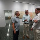 Jesús Álvarez Courel, Luis Antonio Moreno e Iván Alonso, en la muestra sobre en ensanche de Ponferrada, en la Casa de la Cultura