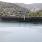 Imagen de la presa del pantano de Luna tomada en los últimos días