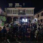 Las Noches del Camino llevaron el filandón rock sobre 'Los dedos del diablo' hasta una plazuela de las Flores que se llenó.