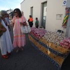 Beatriz Escudero y Ana Beatriz Marcos en la Feria del Ajo de San Miguel de las Dueñas.