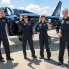 Fotografía cedida por Polaris Program del comandante Jared Isaacman (i), las especialistas Sarah Gillis y Anna Menon, y el piloto Scott 'Kidd' Poteet posando este martes, en Florida (Estados Unidos). EFE/ John Kraus/ Polaris Program