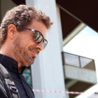 El actor español Rodolfo Sancho, padre de Daniel Sancho, a su salida del tribunal de Samui que condenó a su hijo a la cadena perpetua por el asesinato en Tailandia del colombia Edwin Arrieta.
                      EFE/EPA/SITTHIPONG CHAROENJAI