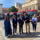 Presentación de cuatro nuevas unidades de la flota de autobuses municipales.