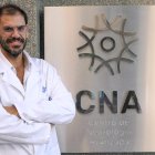 El director del Centro de Neurología Avanzada de Málaga, Hernando Pérez, quien advierte que las enfermedades neurológicas son "una auténtica pandemia" ya que se prevé que se disparen en las próximas décadas, posa durante una entrevista con la Agencia EFE. EFE/ María Alonso