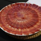 Plato de jamón.