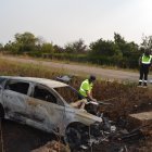 Agentes de la Guardia Civil recaban pruebas del accidente esta mañana